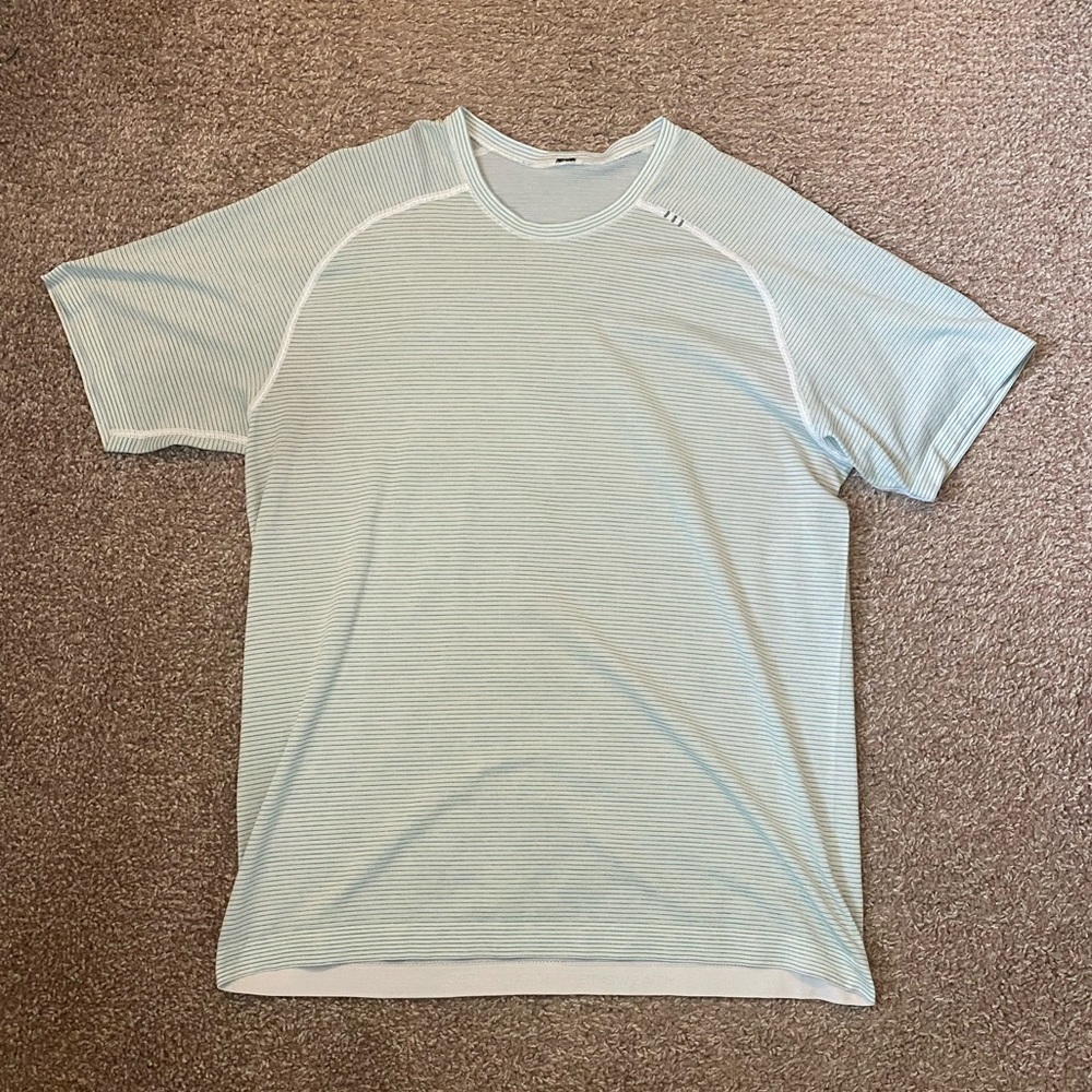 Lululemon Metal vent tech shirt